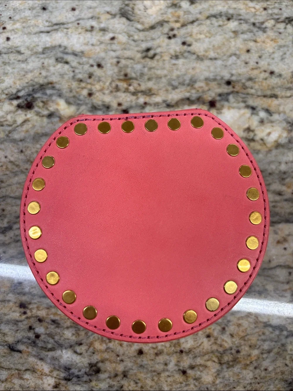 Old trend leather peach Round Coral Jewelry Case with Gold Stud